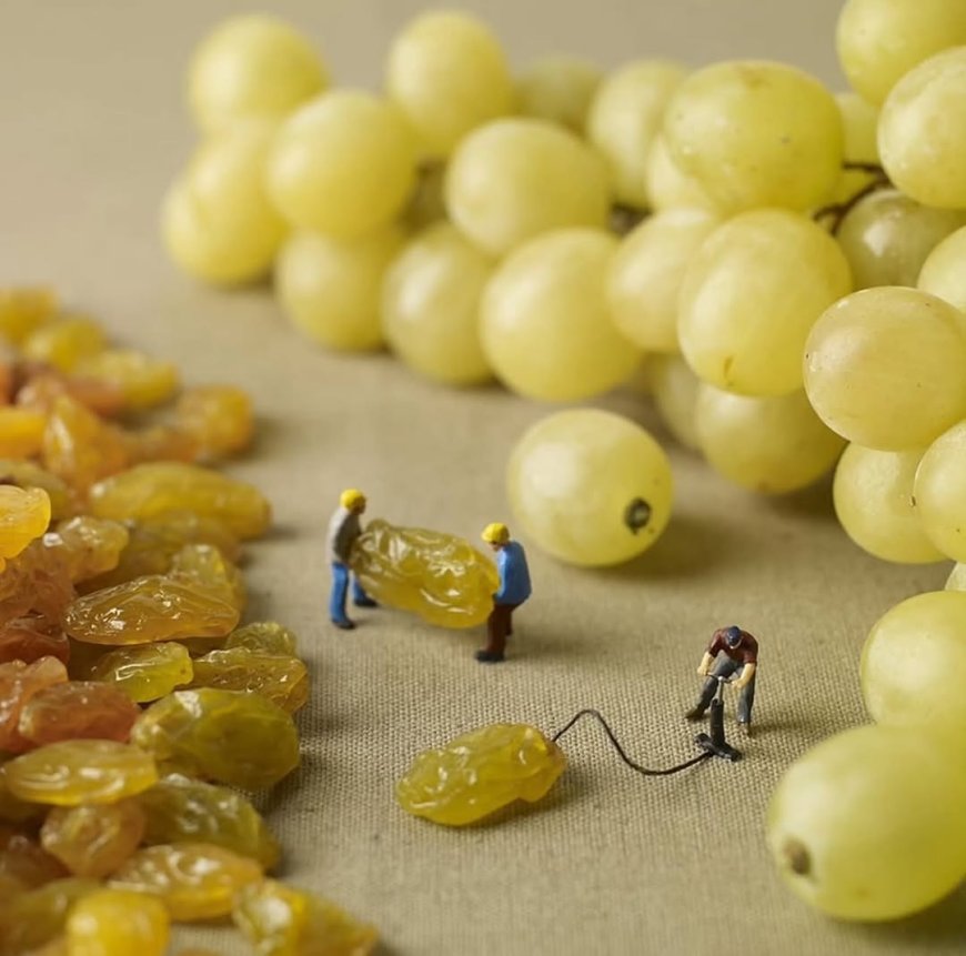 “Small Figures, Big Imagination” ,28 Photographs of Turning Food into Tiny Worlds