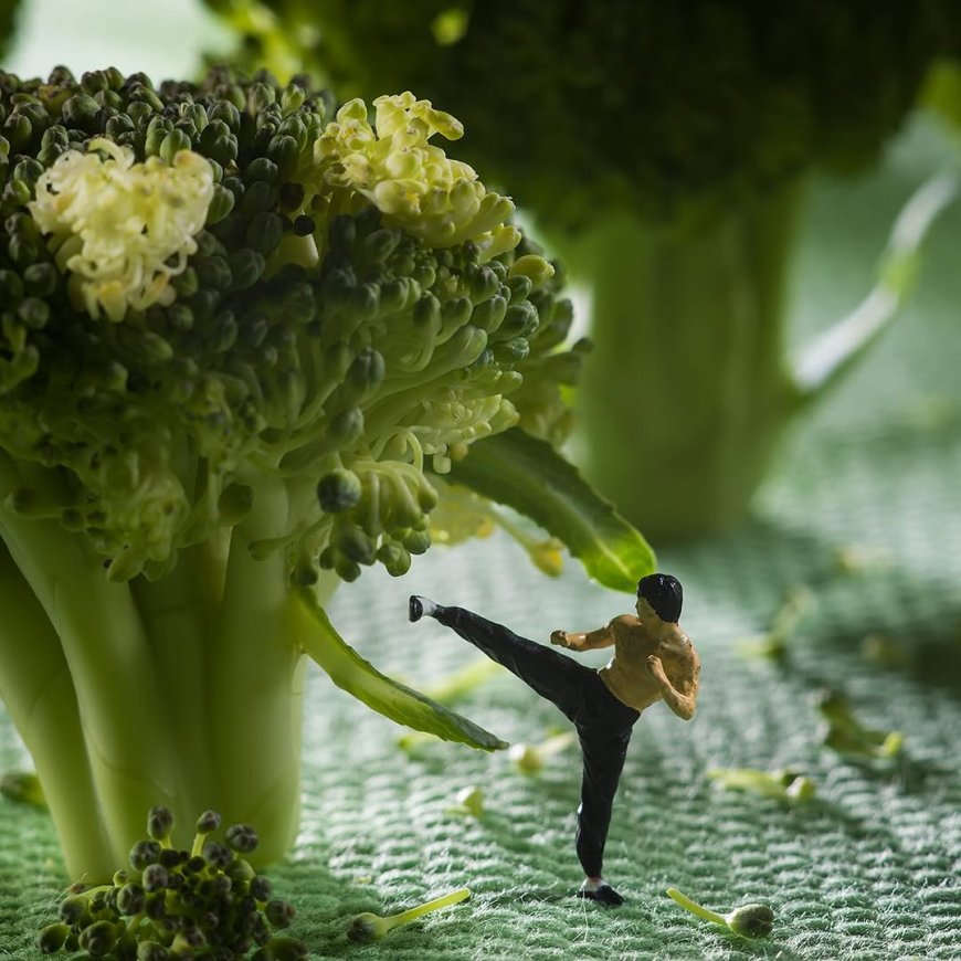 “Small Figures, Big Imagination” ,28 Photographs of Turning Food into Tiny Worlds
